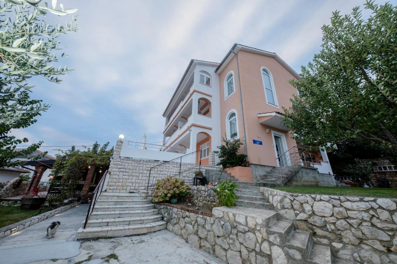 Apartments And Rooms Bolero Rab Town Dış mekan fotoğraf